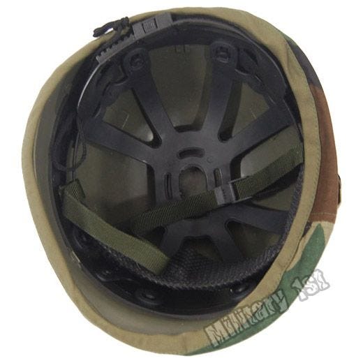 MFH casco in plastica con rivestimento in stoffa in Woodland